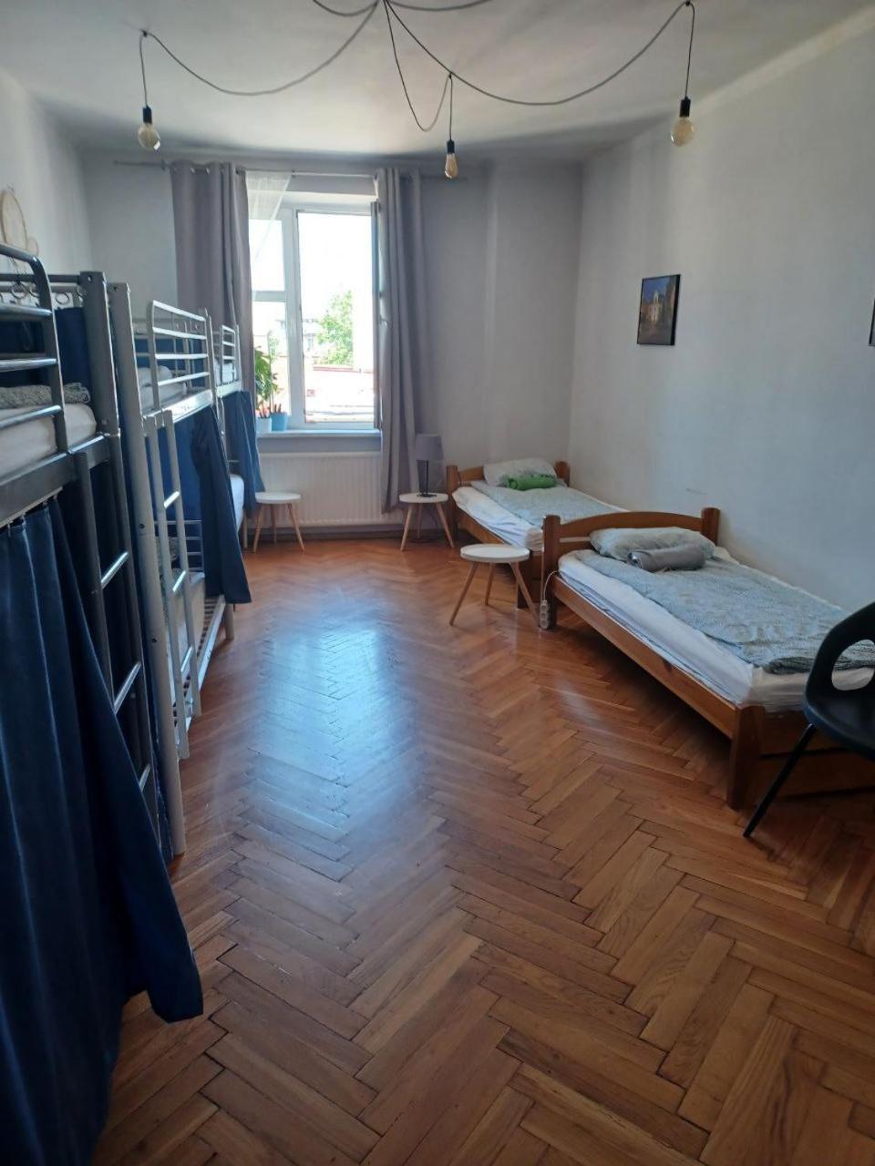 Real Vip Hostel คราคูฟ ภายนอก รูปภาพ